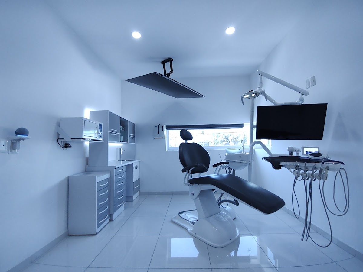 DAV Dental, Estetica Dental e Implantología — foto 2