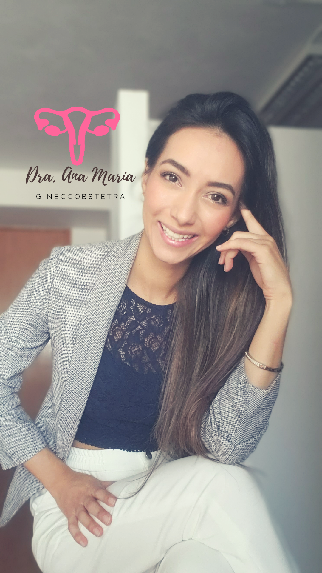 Dra. Ana María Núñez Villegas, Ginecólogo