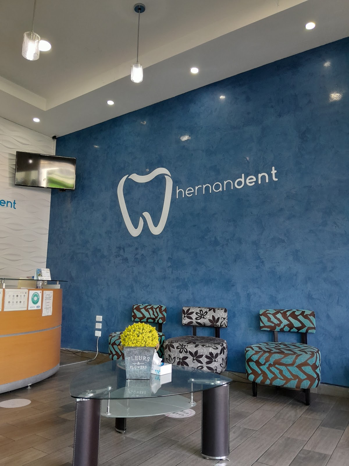 Clínica de especialidades dentales hernandent — foto 4