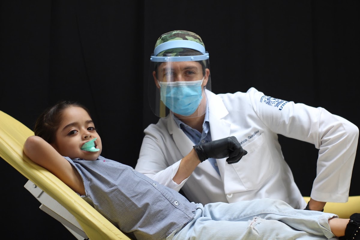 Dr. MAURICIO GONZALEZ ODONTOPEDIATRA / ORTODONCIA