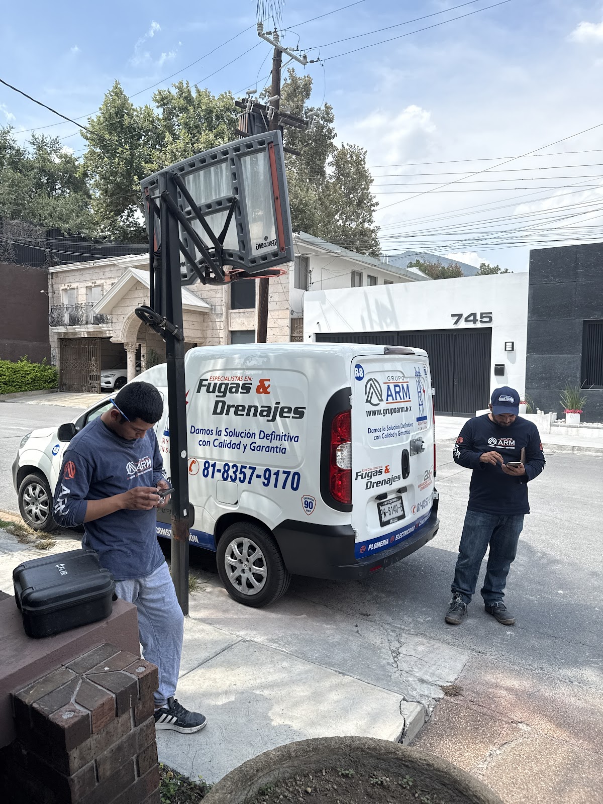 GRUPO ARM PLOMEROS Y ELÉCTRICOS