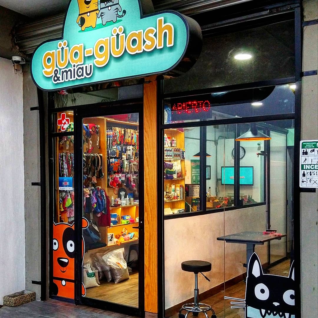 GUAGUASH & MIAU, veterinaria y estética canina — foto 2