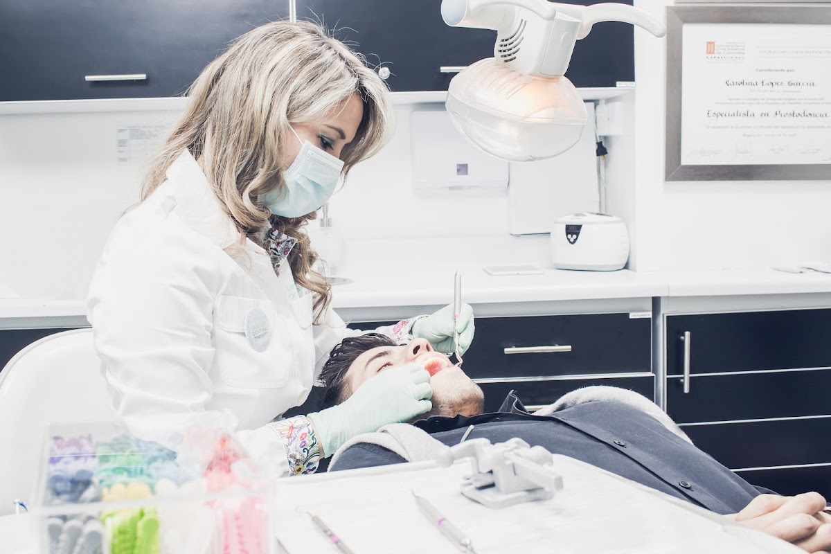 Dra Lorenza Zuluaga Ortodoncia invisible sin brackets y con brackets. — foto 4