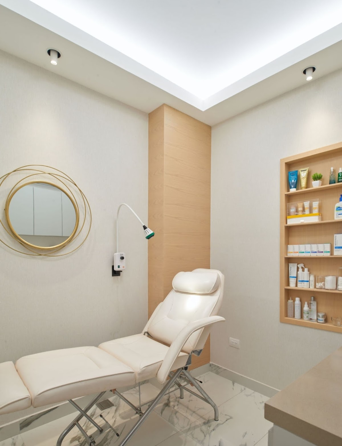 Dra. Cristina Cortés - Dermatología y Cirugía Dermatológica | Monterrey — foto 3