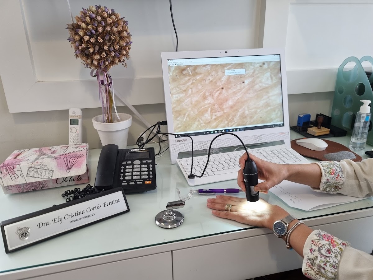 Dra. Cristina Cortés - Dermatología y Cirugía Dermatológica | Monterrey — foto 4