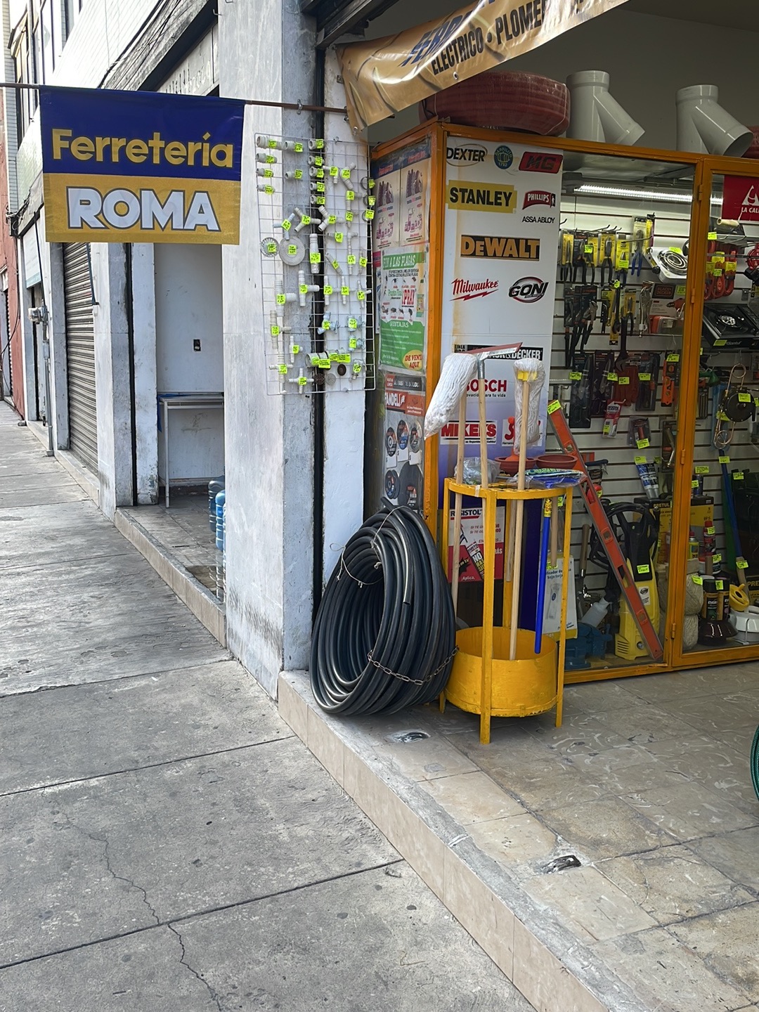 Ferreteria y Tlapaleria Roma — foto 4