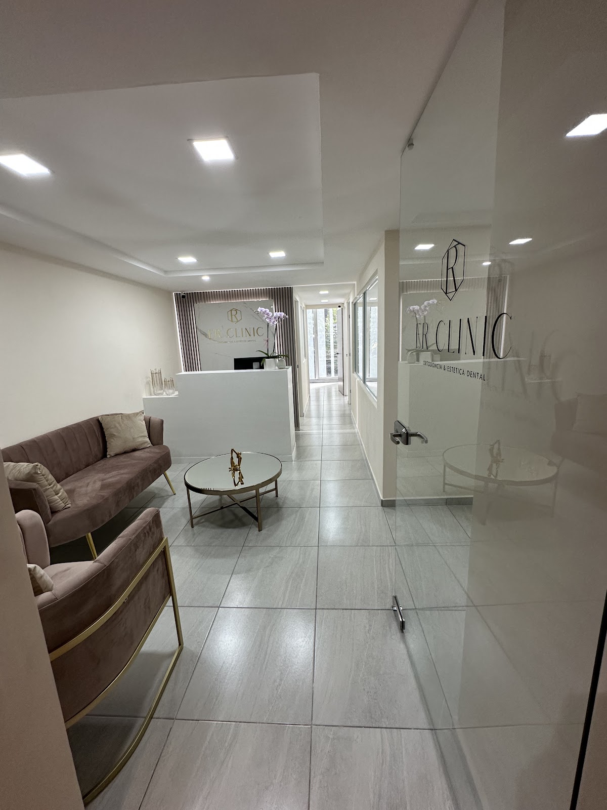 Dentista ER Clinic Ortodoncia & Estética Dental. — foto 3