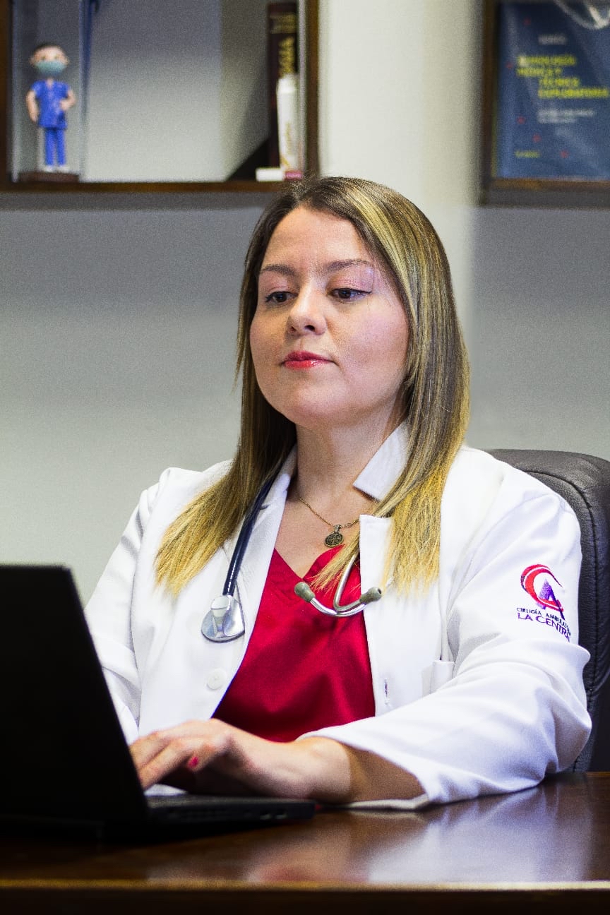 Dra. Diana Razo Ginecóloga y Obstetra