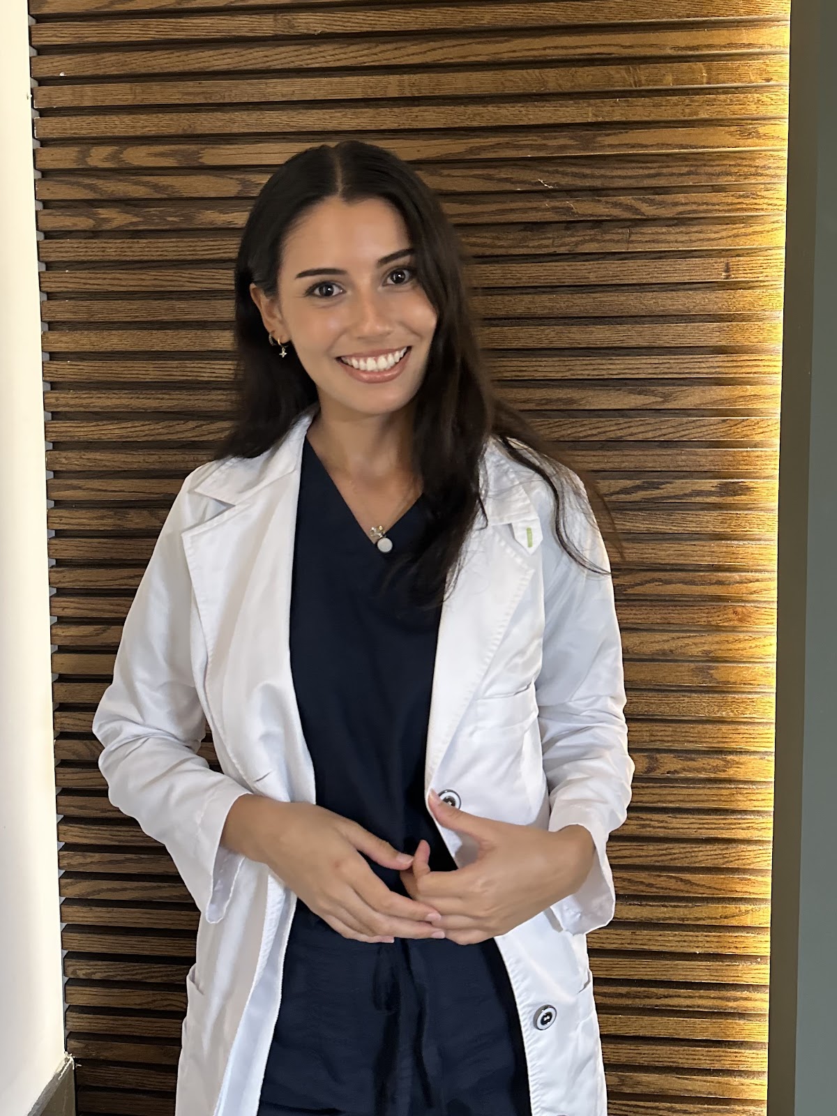 Dra. Alejandra Morales Cirujano Dentista