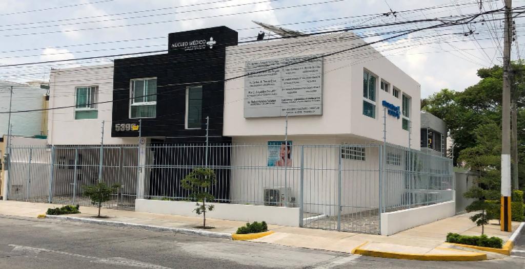 Dra. Yadira Minerva Martínez Ortiz, Dermatólogo