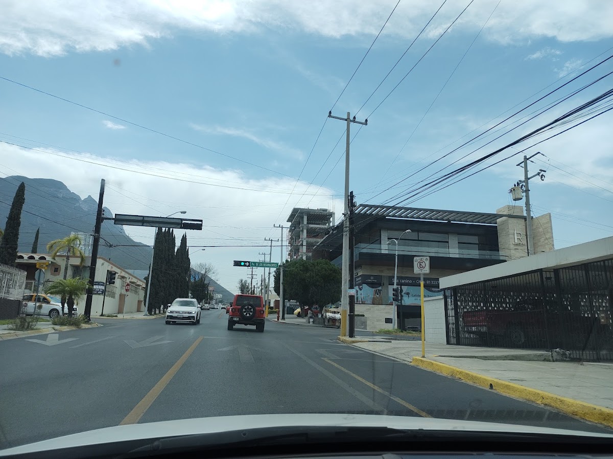 Plaza LR902