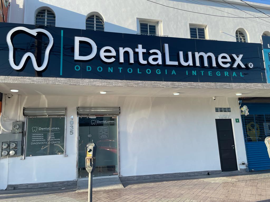 Clínica Dental DENTALUMEX, Centro de Monterrey