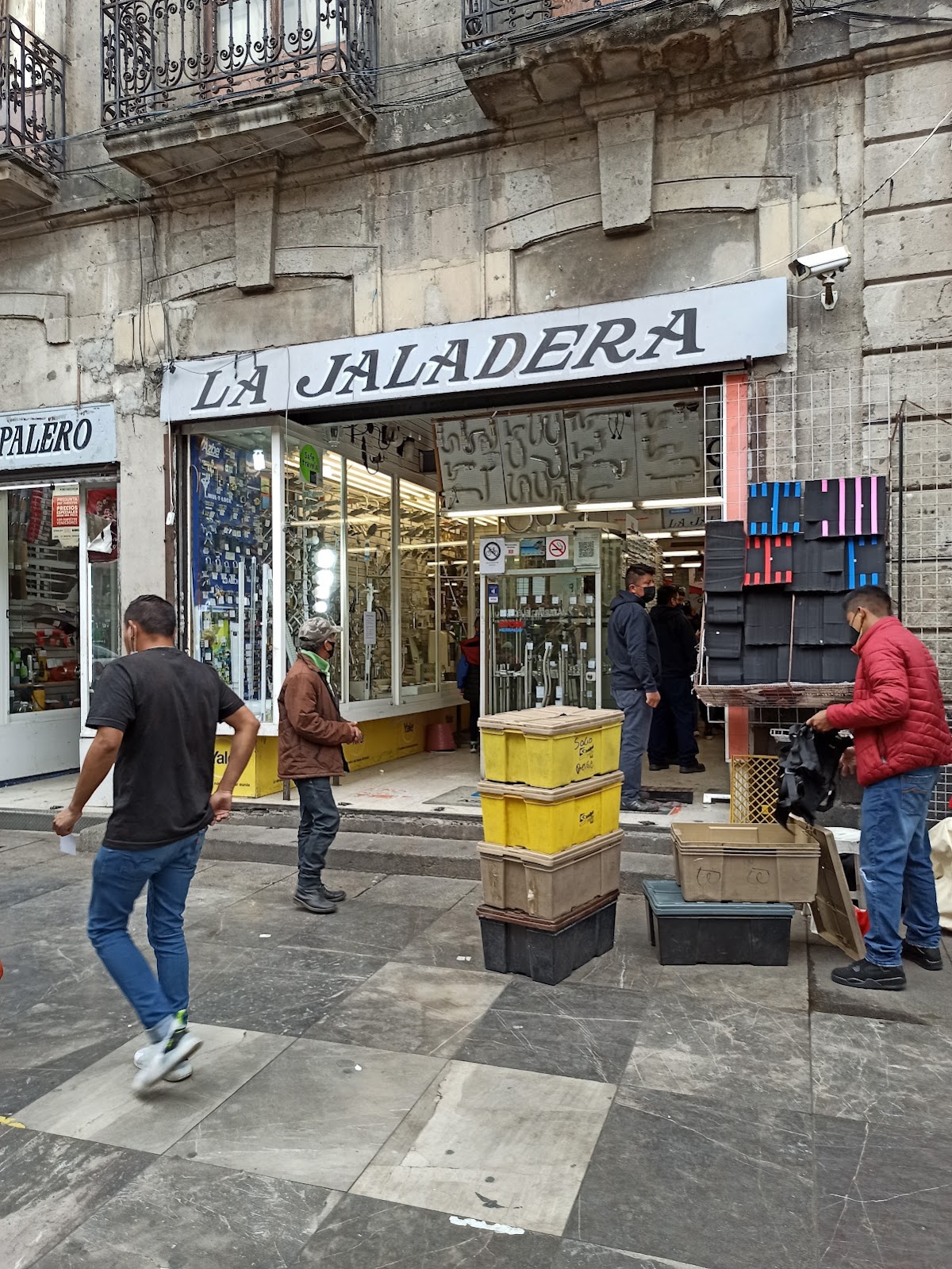 El Gran Tlapalero, Las Américas
