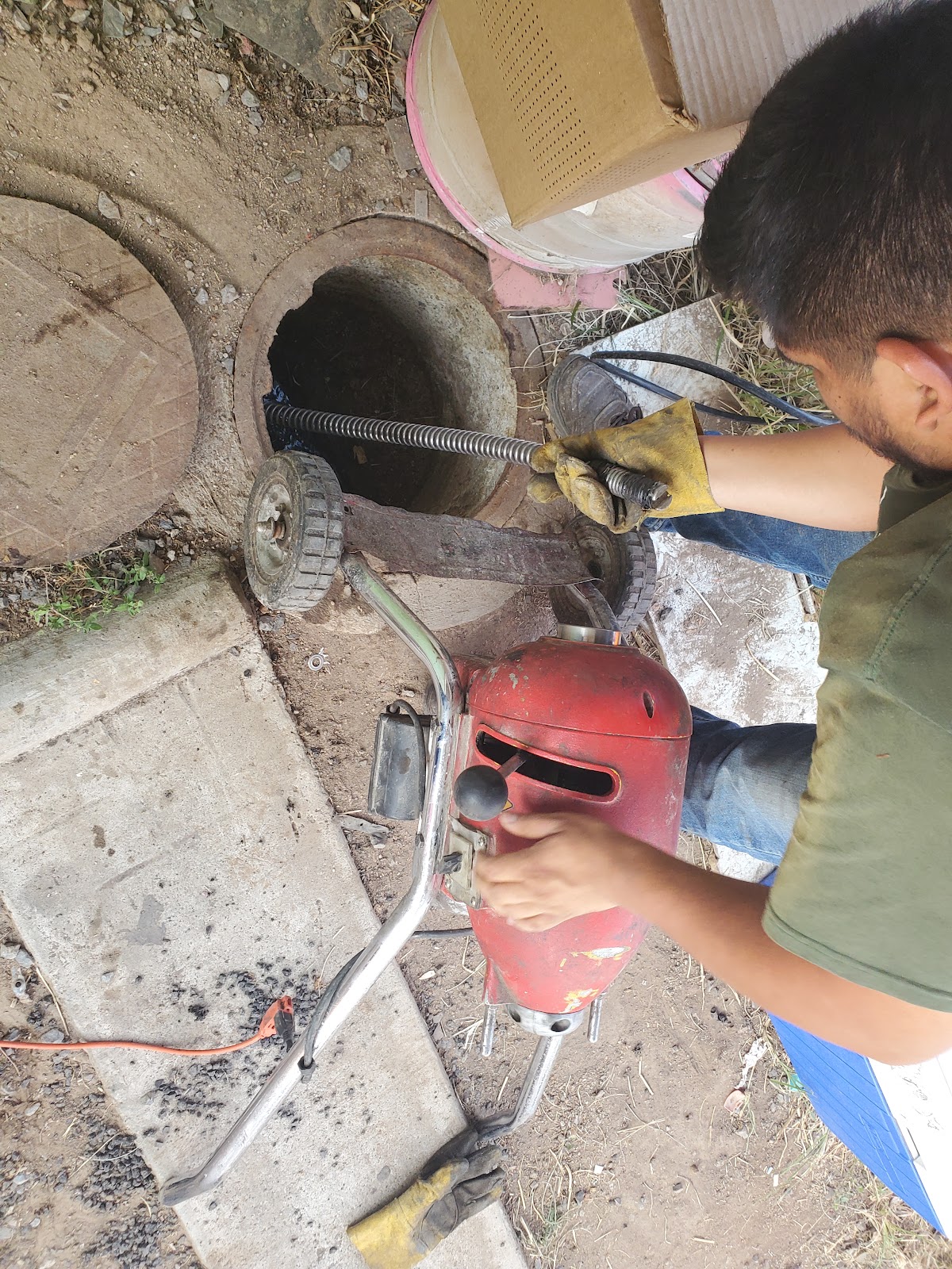 Destapacaños y fontanero Soluciones en tuberías y drenajes — foto 2