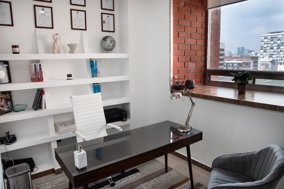Dra. Blanca N. Rodríguez Grijalva, Ginecólogo