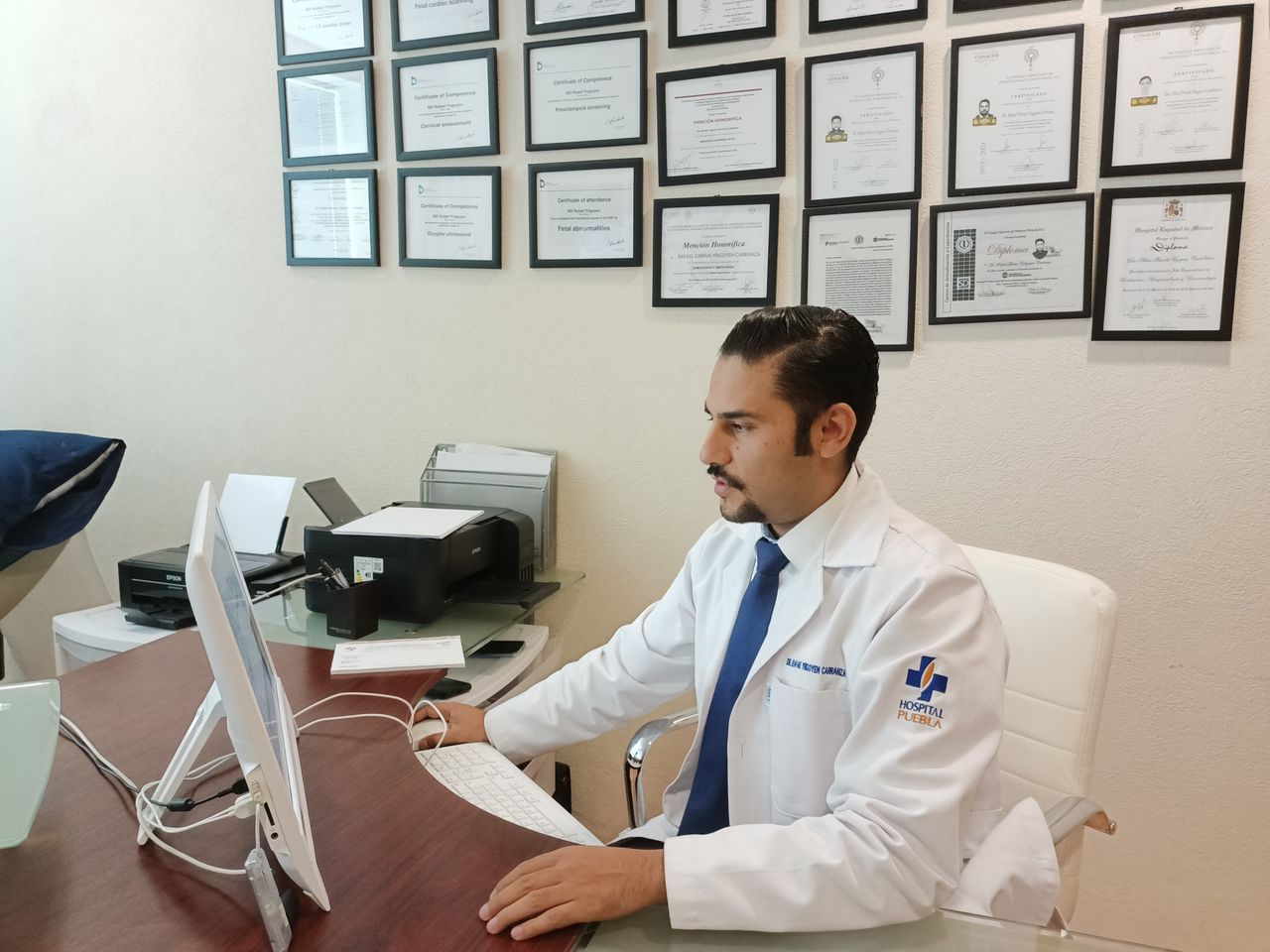 Dr. Rafael Gibran Yrigoyen Carranza — foto 2